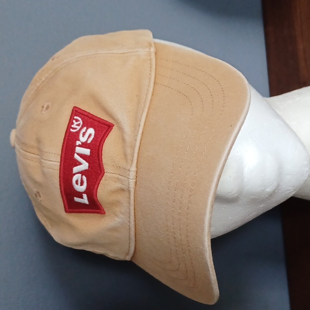 Levi's  hat